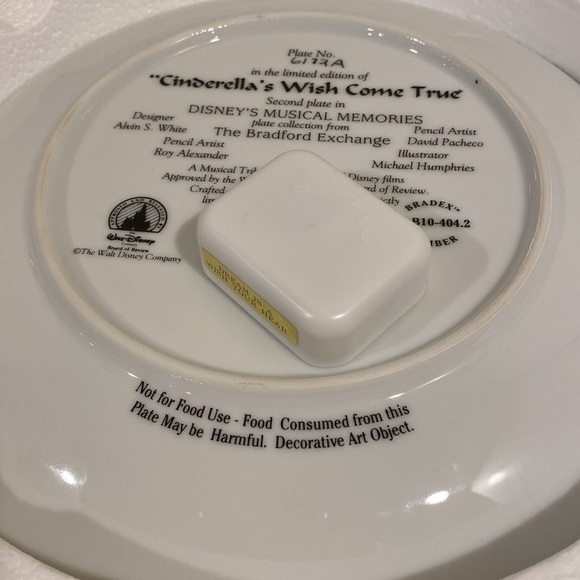 Disney Cinderella Collectible Music Plate - Picture 6 of 7